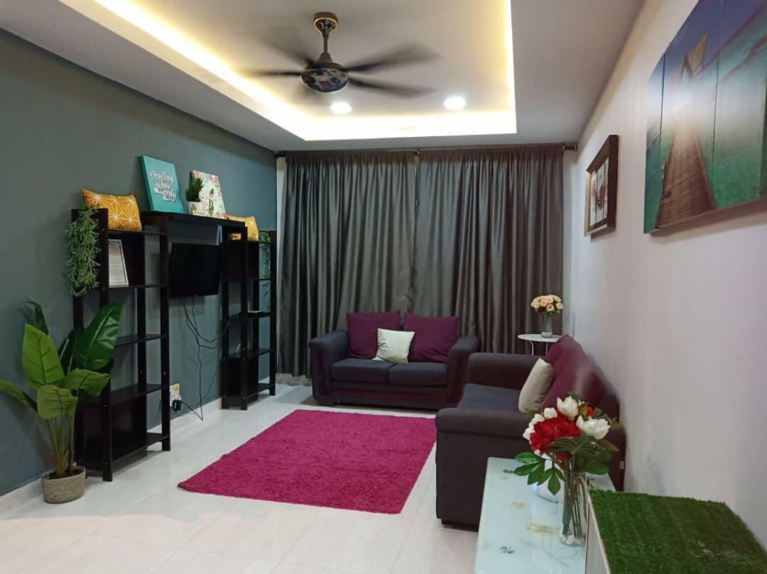 Апартаменти Casa Inderaloka Pantai Batu Buruk Куала-Тренгану Екстер'єр фото